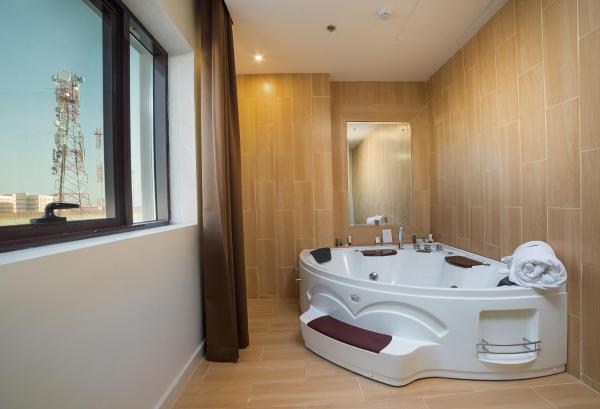 Double Room with Jacuzzi Bathroom